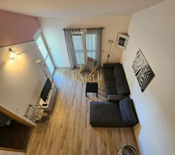 Istra, Umag - prekrasan dvoetažni stan u centru Umaga, sa pogledom na more!!!