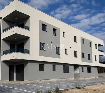 Zadar – Privlaka | Apartman s krovnom terasom i pogledom, 200 m od mora