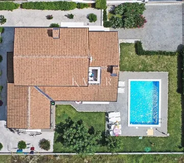 Istra, Sv. lovreč, obiteljska kuća s bazenom - cover