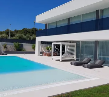 Šibenik, Vodice - luksuzna vila s pogledom na more