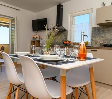 Otok Cres, Miholašćica, Stan 54 m2 sa pogledom na more - Miholašćica, Cres