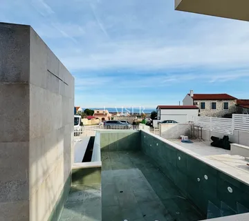 Istra, Ližnjan, pogled, more samo 1,5 km - cover