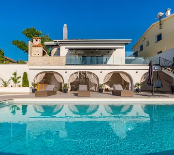 Zadar, Novigrad - villa s bazenom 250m2, 70m od mora - cover