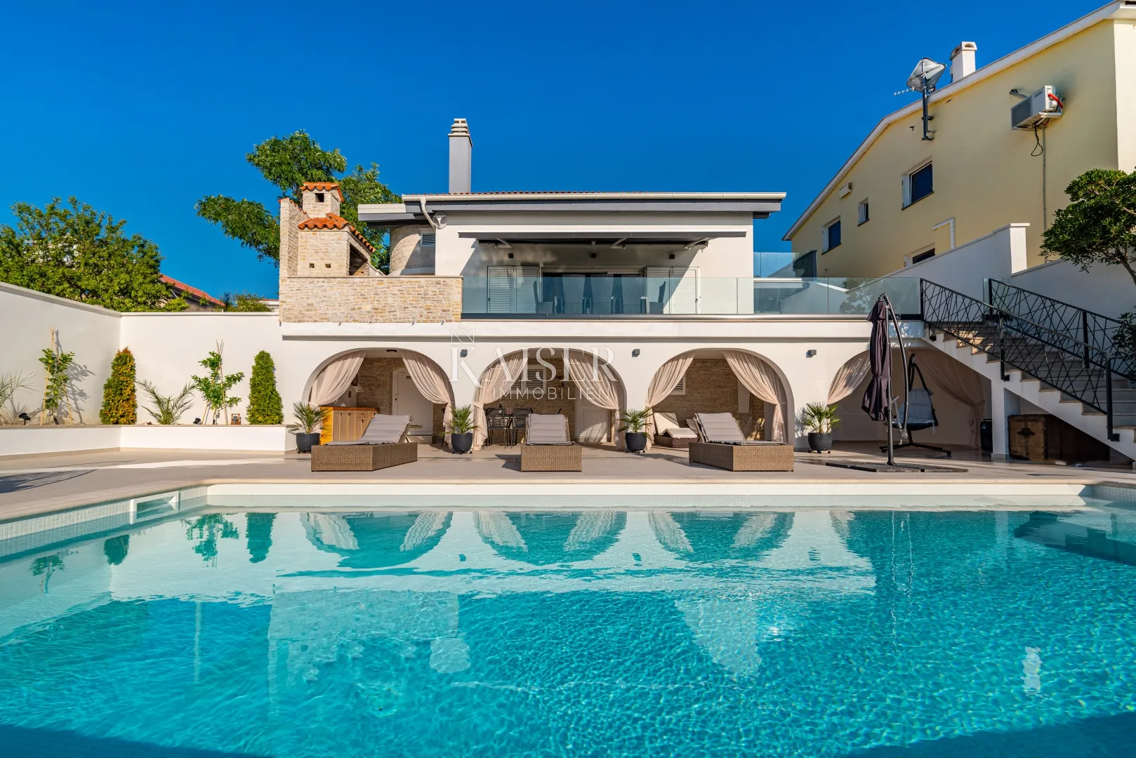 Zadar, Novigrad - villa s bazenom 250m2, 70m od mora - cover