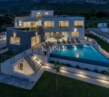 Split - luksuzna vila s velikim bazenom