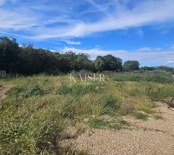 Otok Krk, Malinska - građevinsko zemljište 630m2 - cover