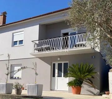 Kali, otok Ugljan Kuća s dva stana i predivnim pogledom na more
