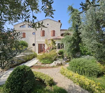 Poreč, Istra, ekskluzivna dvojna kamena vila sa bazenom - cover