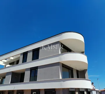 Istra, Umag, stan 94m2, novogradnja, lift
