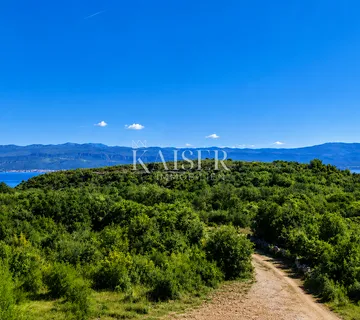 Otok Krk, Vrbnik -luksuzan stan 100m2 blizu mora