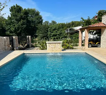 Otok Krk, okolica Dobrinja - impresivna kamena kuća s bazenom, 220 m2 - cover