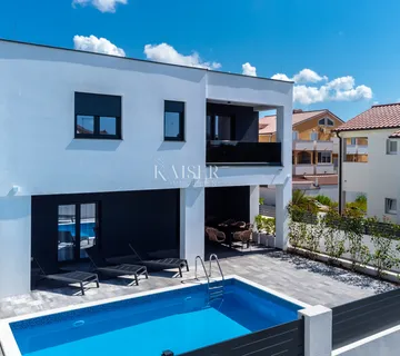 Zadar, Vrsi - prekrasna kuća sa bazenom i pogledom na more - cover