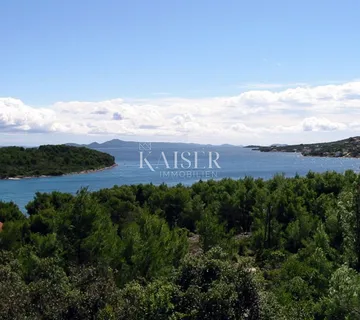 Mali Iž - građevinsko zemljište 4.400m2, 70m od mora - cover