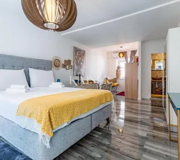 Zadar, Poluotok – stilski studio apartman u staroj jezgri