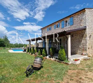 Istra - Lovreč, PRILIKA kamena Istarska kuća sa imanjem 9000m2 - Sveti Lovreč Pazenatički