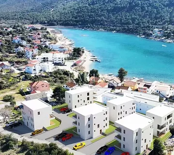 Grebaštica, Šibenik - Prostrani peterosobni penthouse s velikom terasom, 100 m od mora