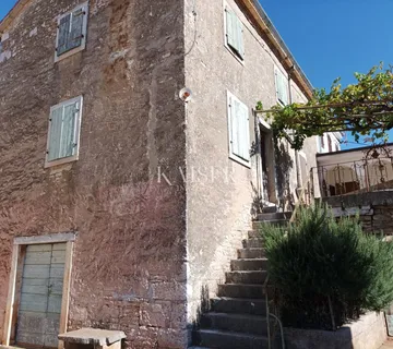 Istra - Višnjan, dvije starine s vrtom - Baškoti, Višnjan