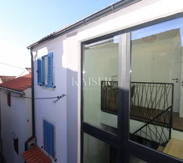 Otok Krk, Omišalj- Kuća 165m2 s wellnessom u staroj jezgri - cover