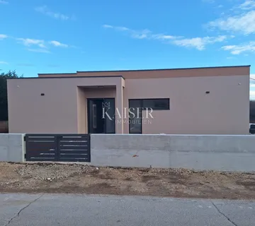 Istra, Svetvinčenat - samostojeća kuća s bazenom - cover