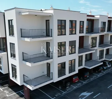 Istra, Umag – dvosoban stan sa dnevnim boravkom, 71m2, treći kat, moderna novogradnja