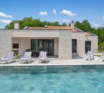 Istra, Labin - novogradnja s bazenom, 130 m2