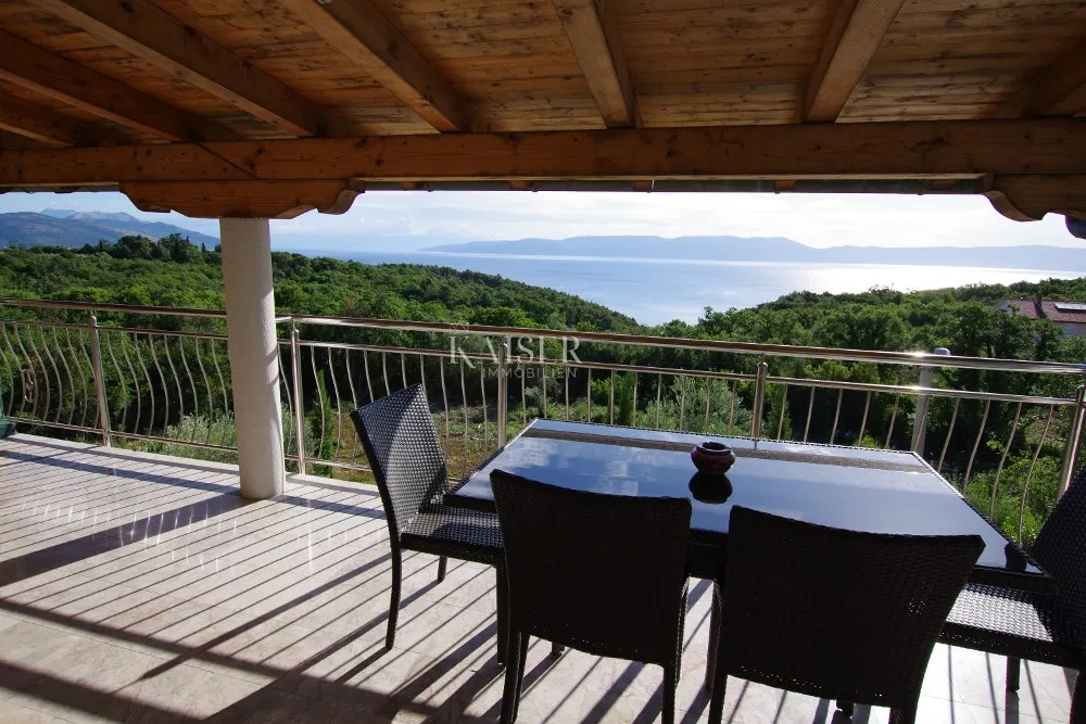 Rabac - apartmanska kuća s bazenom, 500 m2 - cover