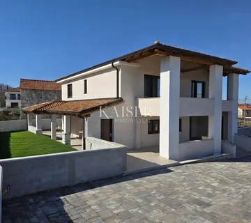Otok Krk, Dobrinj okolica - ekskluzivna villa sa bazenom, 210m2