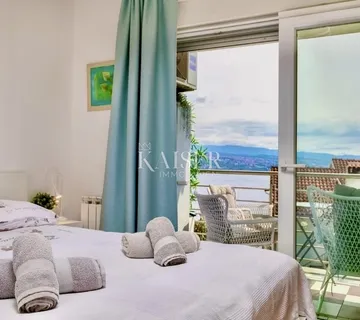 Opatija – Elegantni apartman s pogledom na more, parkingom, liftom i pješačkom udaljenošću od mora - cover