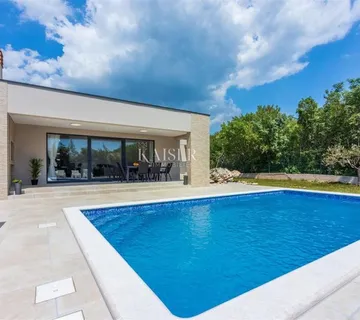Istra, Labin - novogradnja s bazenom, 150 m2