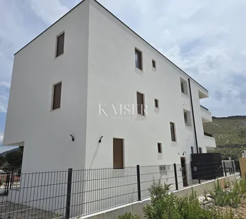 Grebaštica, Šibenik - Prostrani peterosobni stan s velikom lođom, 100 m od mora
