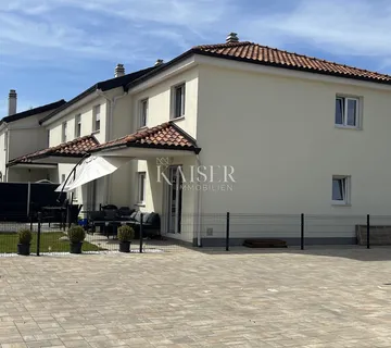 Rijeka - Škurinje, moderna kuća s okućnicom, tri spavaće sobe, parkirna mjesta - cover