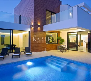 Istra - Poreč, moderna vila s pogledom na more - cover