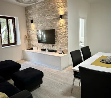 Istra - Poreč centar, luksuzan stan 50 m od mora
