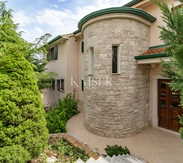 Opatijska riviera, vila s bazenom - cover