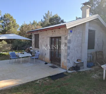 Otok Cres, Punta Križa, teren 8.000 m2 s kućom 30 m2 - Punta Križa, Mali Lošinj