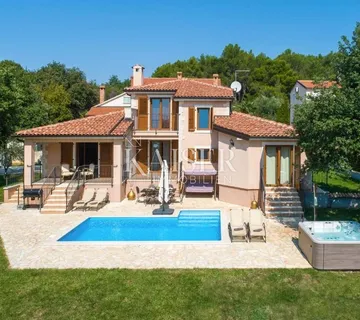 Istra - Poreč, rustikalno moderna vila sa bazenom