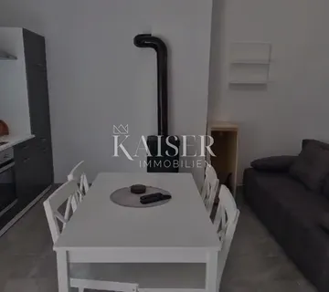 Mrkopalj - duplex kuća sa okućnicom, prilika!