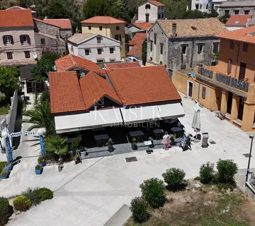 Otok Susak, kuća s restoranom - cover