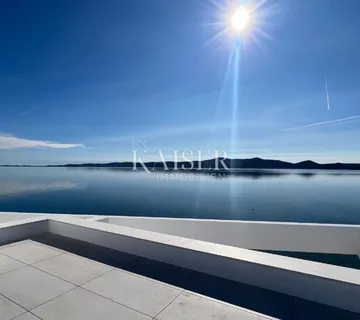 Zadar, Sukošan - Luksuzan dvoetažni stan 218 m2, prvi red do mora - cover