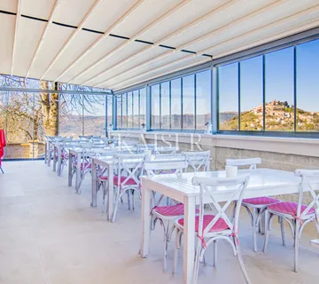 Istra, Motovun - ugostiteljski objekt sa 8 soba; top lokacija - prekrasan pogled na Motovun - cover