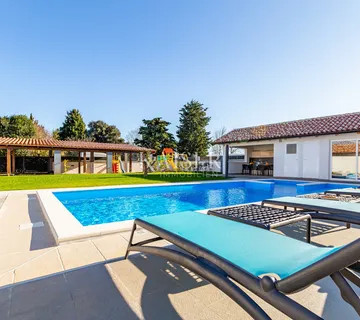 Istra, Pula- kuća 140m2 s bazenom i ljetnom kuhinjom - cover