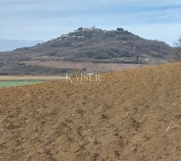 Istra, Motovun - građevinsko zemljište T2, pogled Motovun - cover