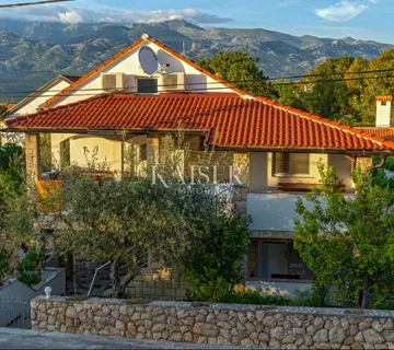 Zadar, Vinjerac - Kuća s četri apartmana ,70m od mora - Vinjerac, Posedarje