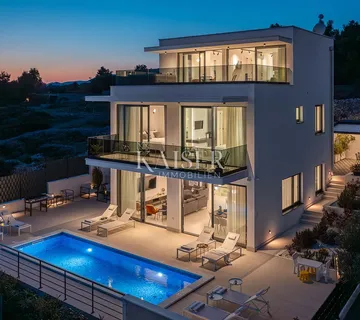 Okrug Gornji - vila s ekskluzivnim pogledom na more - cover