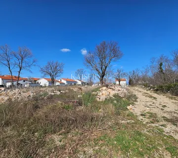 Otok Krk - gradilište za zgradu sa 4 stambene jedinice - cover