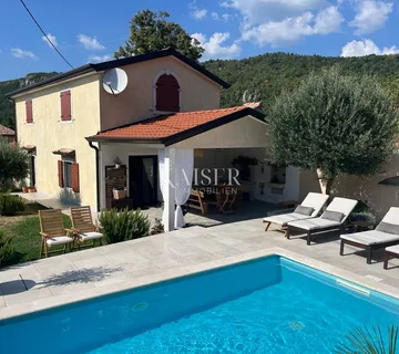 Istra, Lupoglav - predivna kamena kuća sa bazenom
