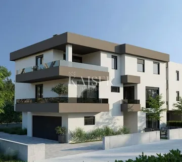 Istra, Pula- dvosoban stan 60m2 s garažom i balkonom