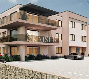 Istra - Poreč, trosoban stan na drugom katu, lift.