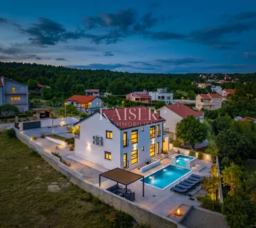 Zadar – Pridraga, moderna vila s bazenom i jacuzzi zonom, 300 m od mora - Pridraga, Novigrad