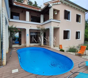 Opatija, Veprinac, obiteljska kuća s bazenom, pogled na Kvarner - cover